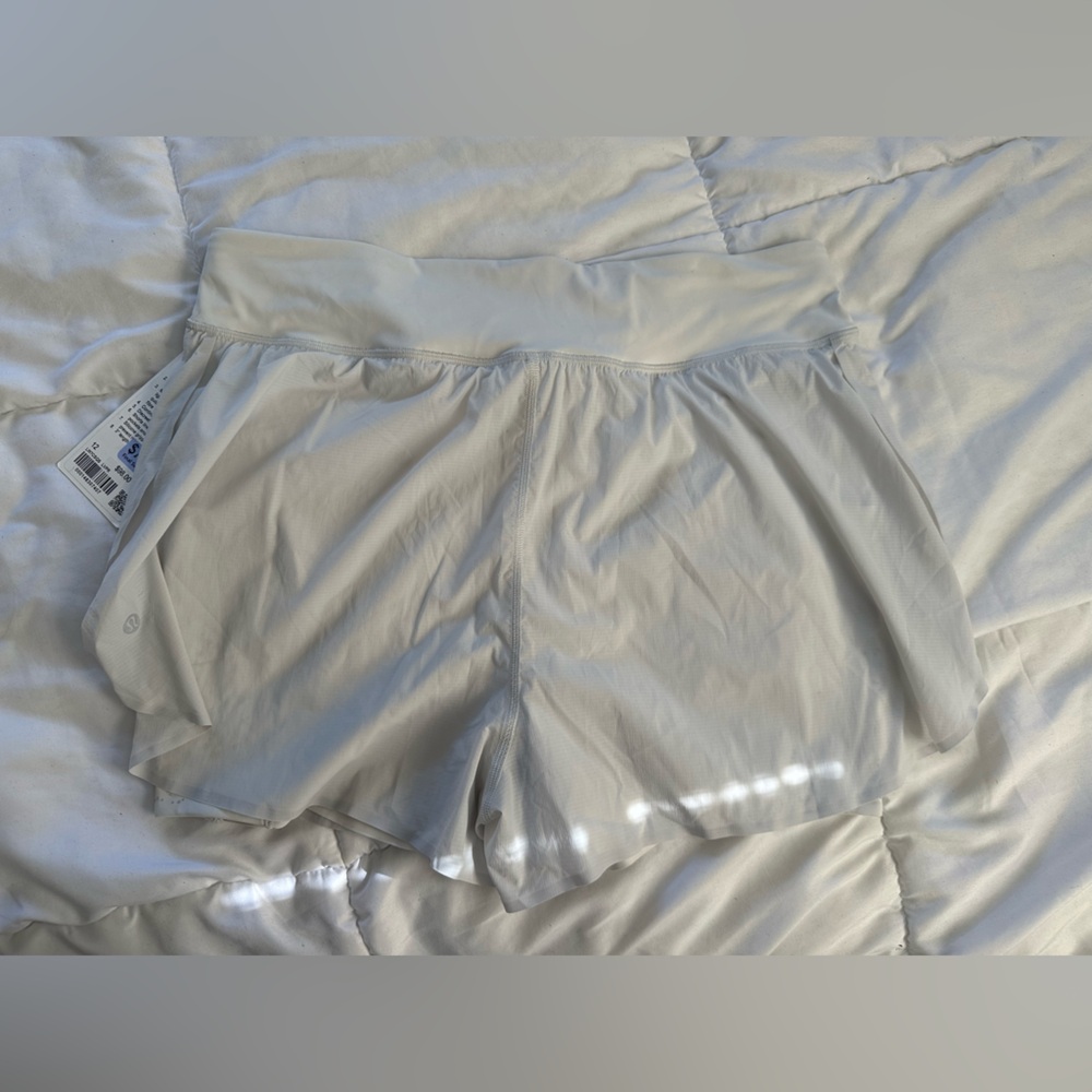 Fast and Free lululemon shorts in light vapor